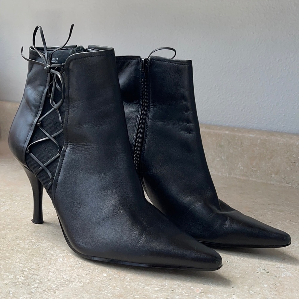 Ann Marino Pointed Lace Booties